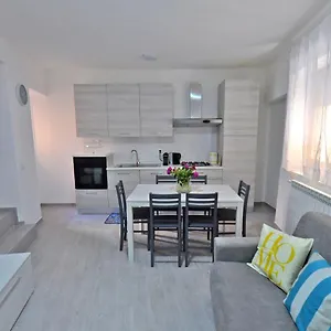 Casa Carma , Porto Ceresio Italie